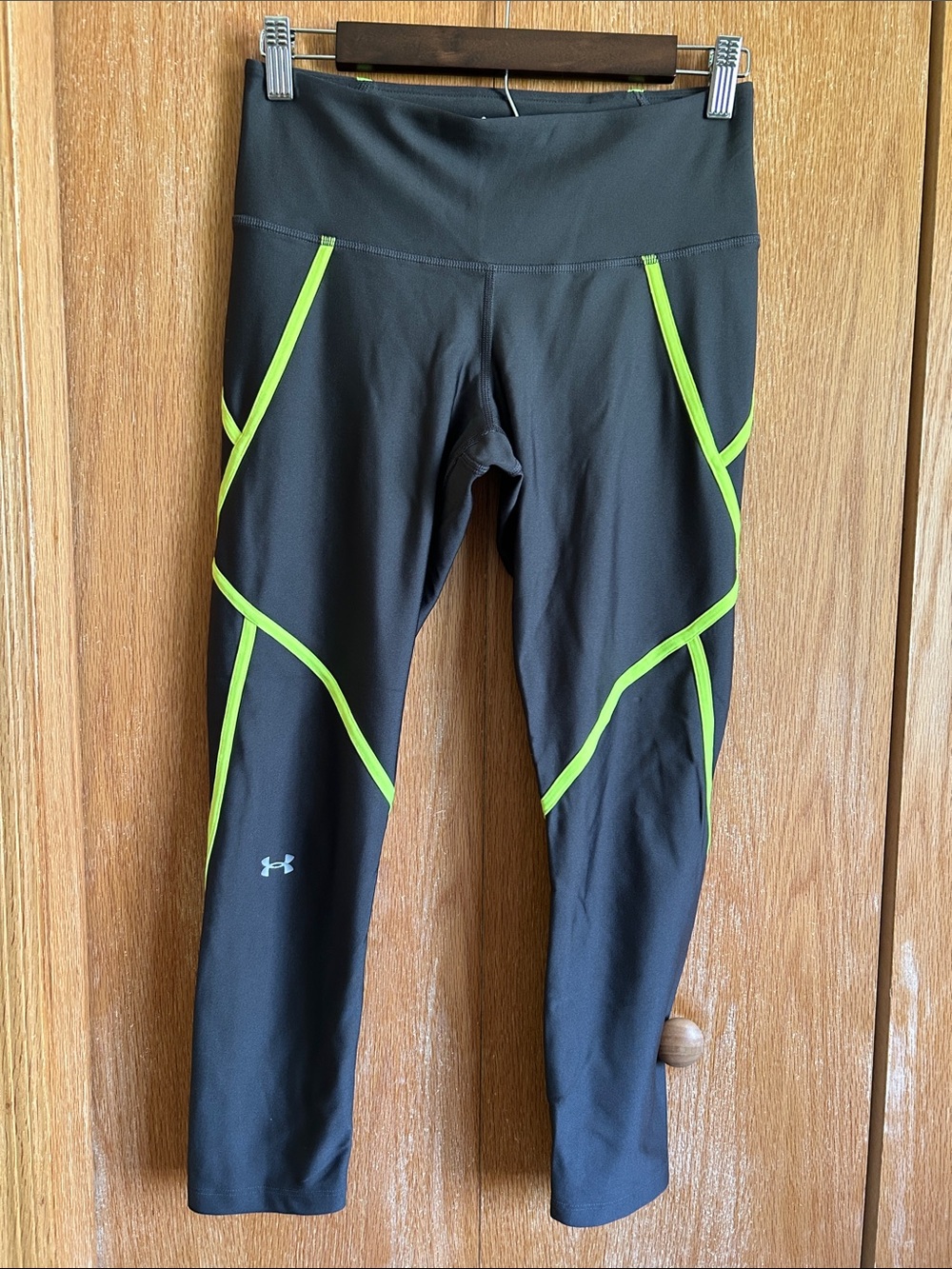Under Armour Compression Heat Gear Cropped Leggings